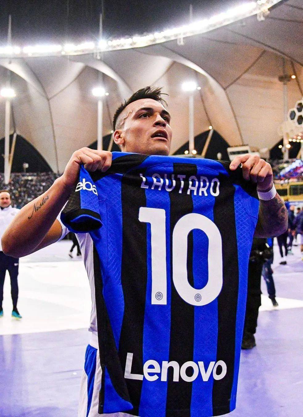 皇家马德里训练开放日，国际比赛日队长鼓劲引欢呼，意大利杯在即，心理建设被强调的简单介绍