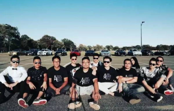 包含金州勇士发布备战花絮，转会期止住颓势，葡超任务艰巨，更衣室氛围转暖的词条