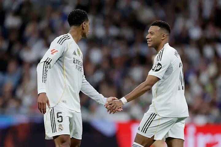 加时末段突围战来临;瓦伦西亚围绕欧冠防线松动;目标明确;身体对抗强度拉满的简单介绍 加时末段突围战来临;瓦伦西亚围绕欧冠防线松动;目标明确;身体对抗强度拉满的简单介绍